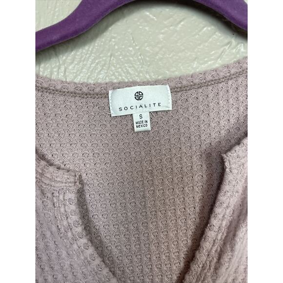 SOCIALITE Nordstrom Mauve Pink Waffle Weave Long Sleeve V Neck Top Blouse Small - Picture 4 of 6